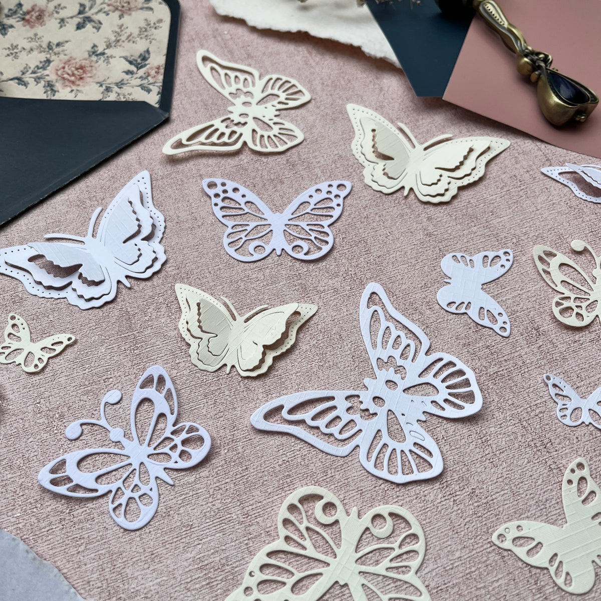 Papier-Stanzteile – Schmetterlinge | Handgefertigtes Die-Cut-Set für Junk Journal & Scrapbooking (Kopie)